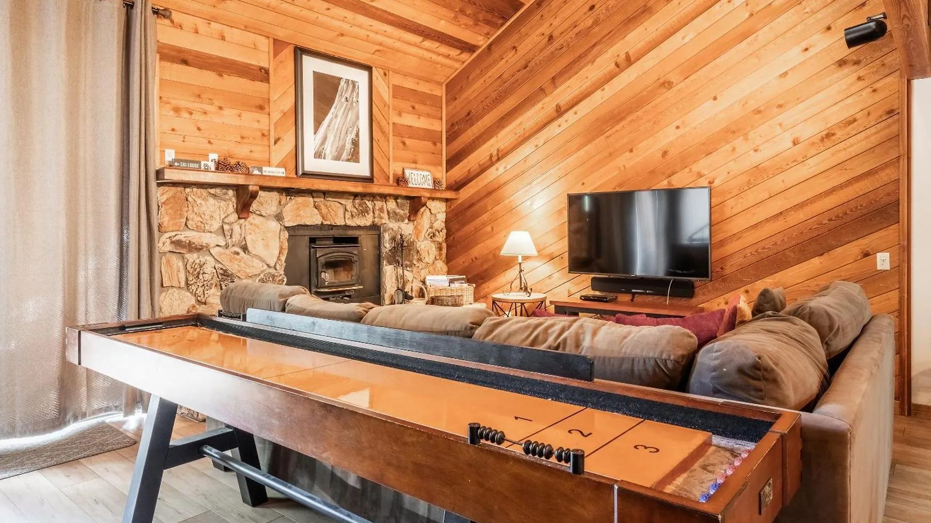 Snowflower #79 - Updated 2 Bedroom & Loft, 3 Bath, Sleeps 8, Steps Away From Free Town Shuttle Mammoth Lakes 0*,