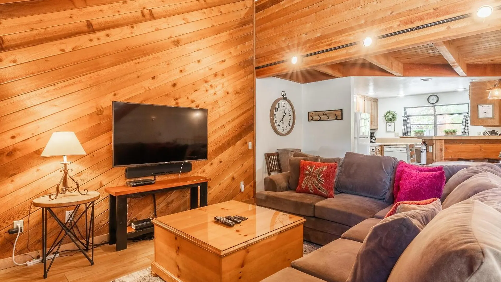 Holiday home Snowflower #79 - Updated 2 Bedroom & Loft, 3 Bath, Sleeps 8, Steps Away From Free Town Shuttle Mammoth Lakes